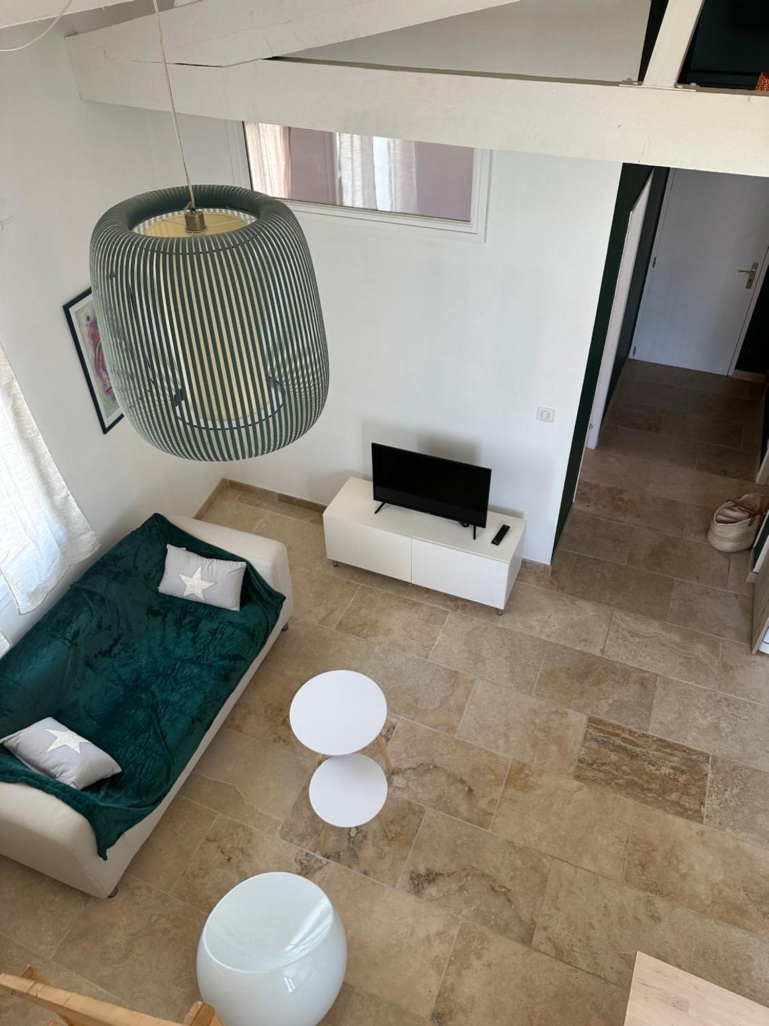 Appartement Avec Vue Sur L Eglise Des Saintes 외부 사진