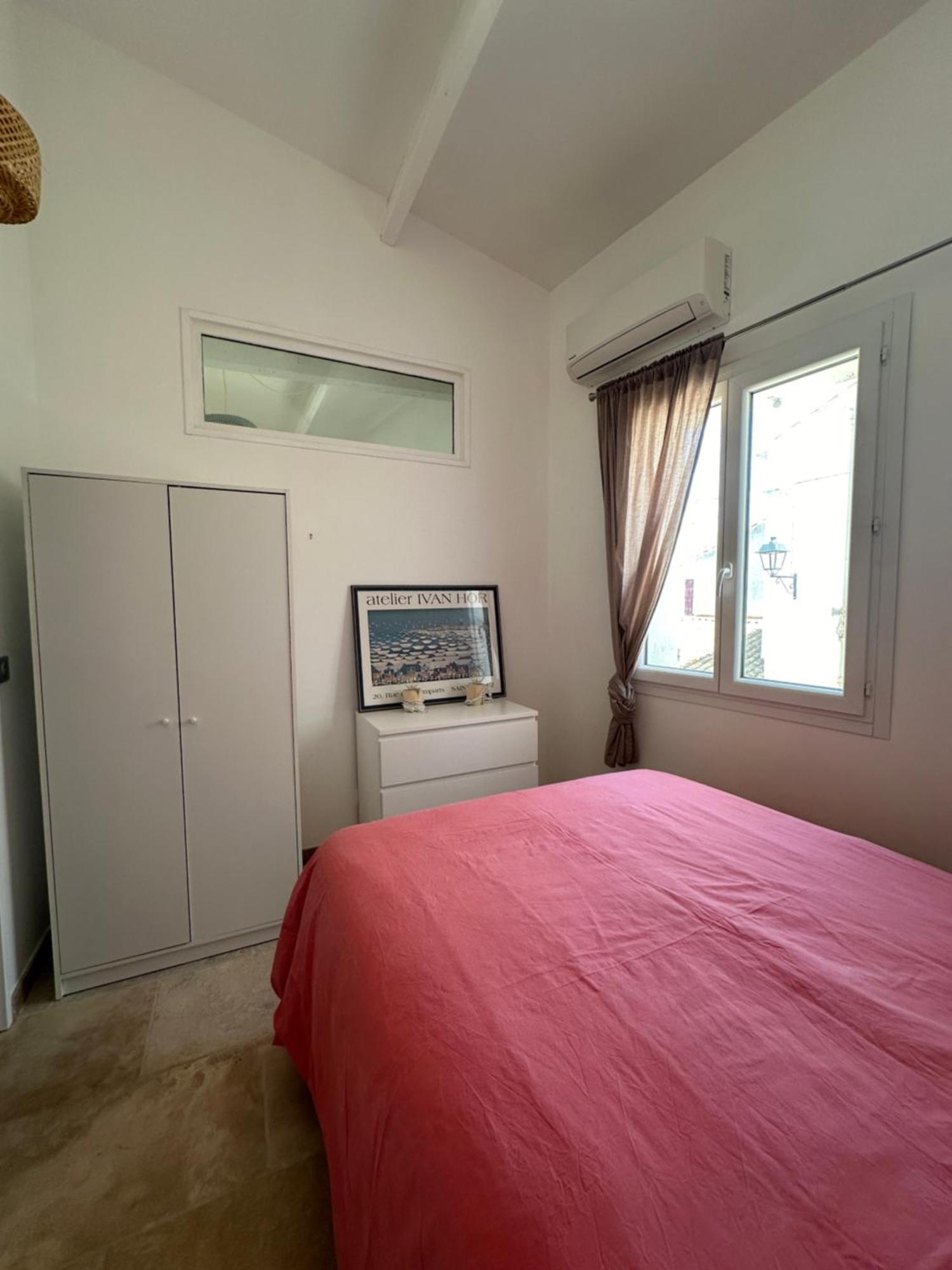 Appartement Avec Vue Sur L Eglise Des Saintes 외부 사진