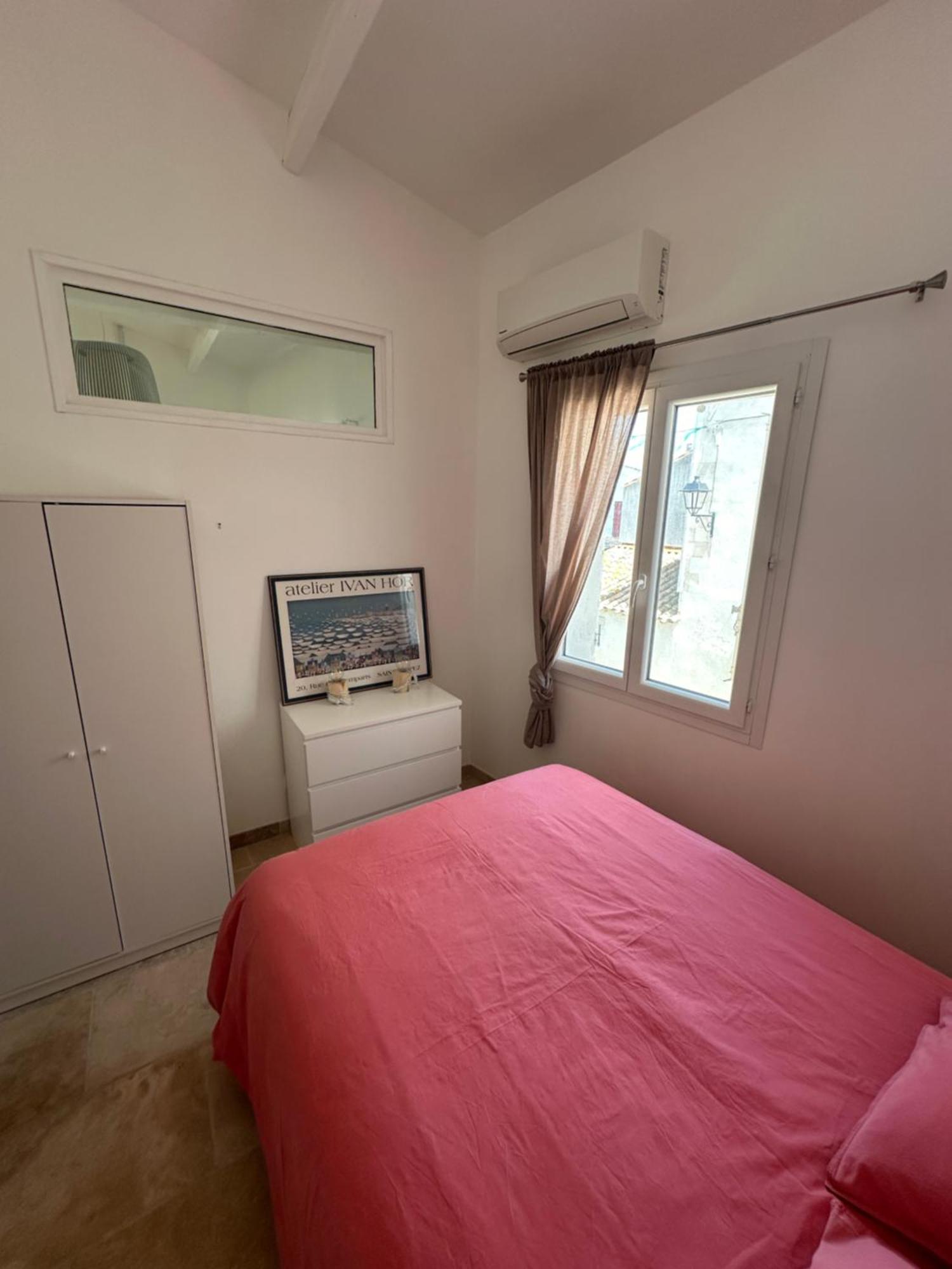 Appartement Avec Vue Sur L Eglise Des Saintes 외부 사진