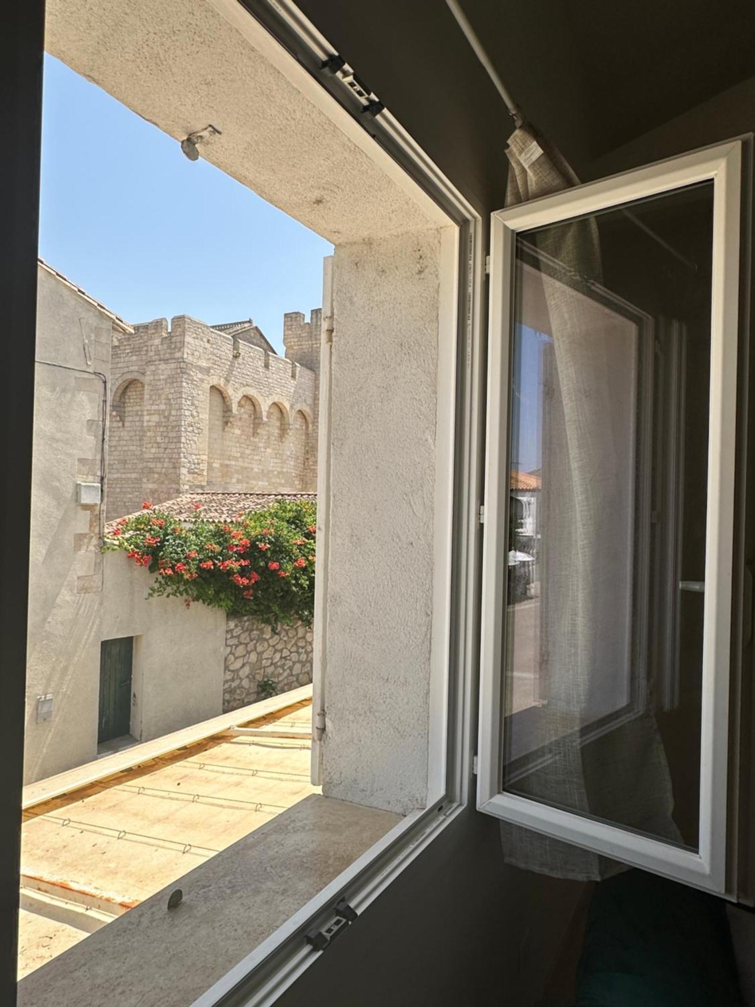 Appartement Avec Vue Sur L Eglise Des Saintes 외부 사진